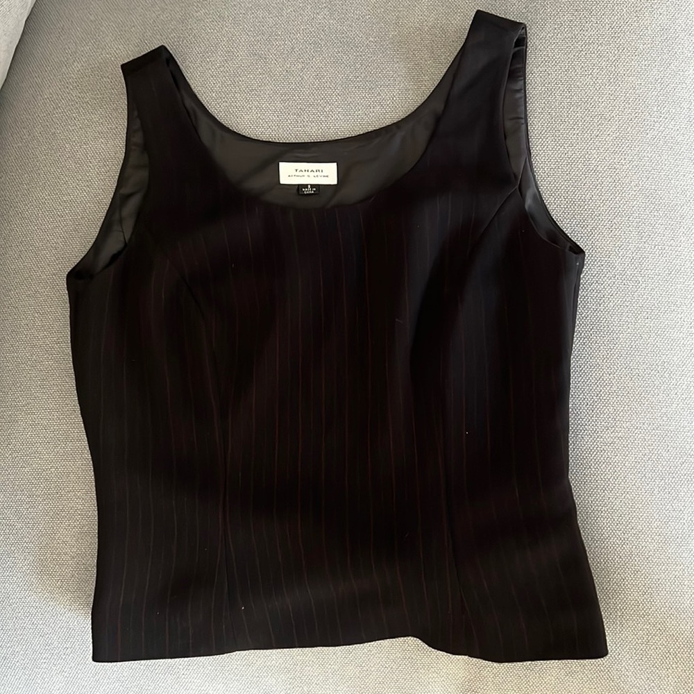 90s business casual top that can be styled for street wear too!